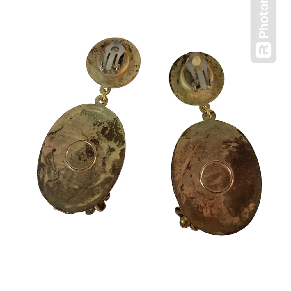 Vintage Cameo Earrings Clip On